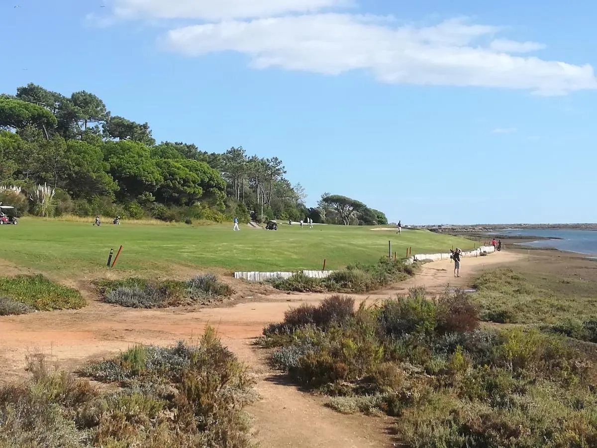 Victory Village T1 & Rooftop Terrace Quinta do Lago 0*,  Portugal